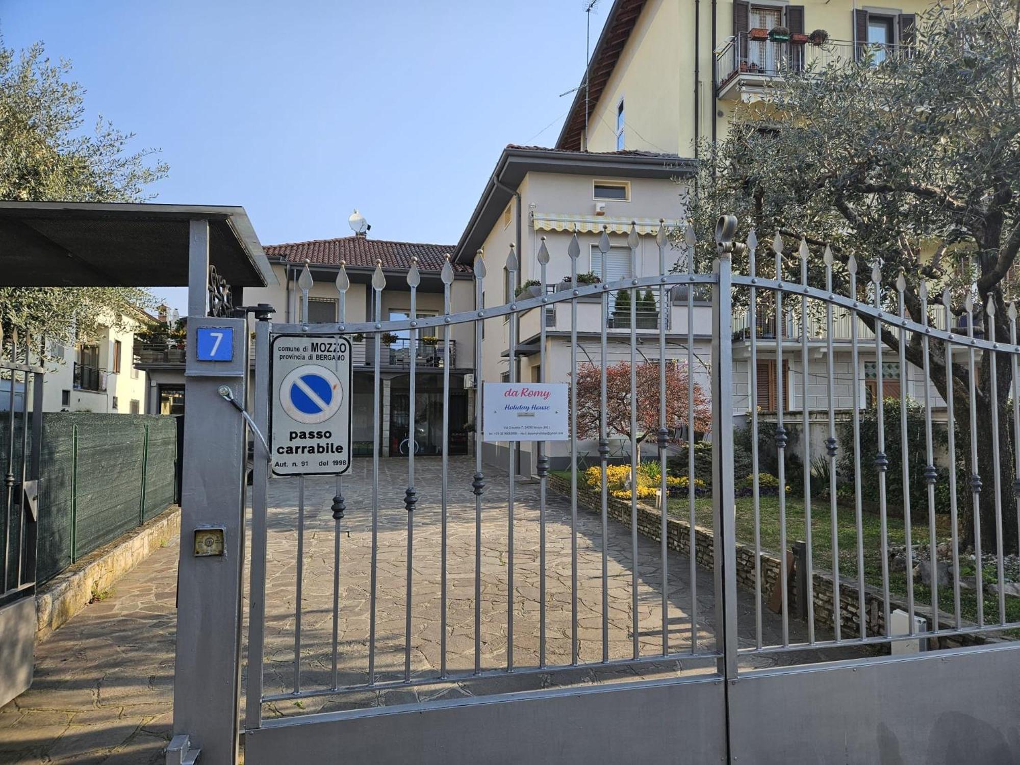 Da Romy Holiday House Mozzo Екстериор снимка